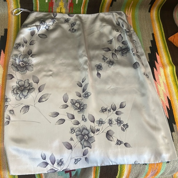 Nwo Emanuel Ungaro Vintage GORGEOUS All Silk Skirt Sz 12-46 - Picture 6 of 14